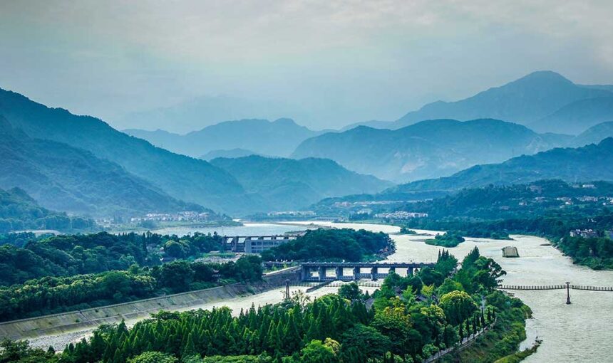 One-Day Private Tour to Dujiangyan Irrigation and Mount Qingcheng
