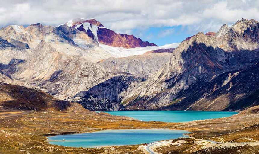 10-Day G318 Sichuan-Tibet Highway Small Group Tour from Chengdu