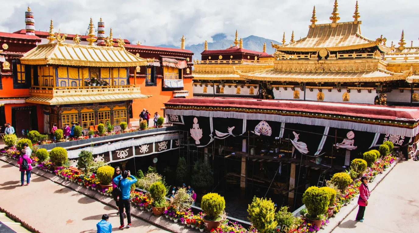 China's Living Tibet