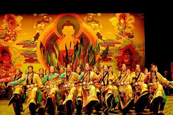 Enjoy the “Jiuzhaigou Eternal Love” performance